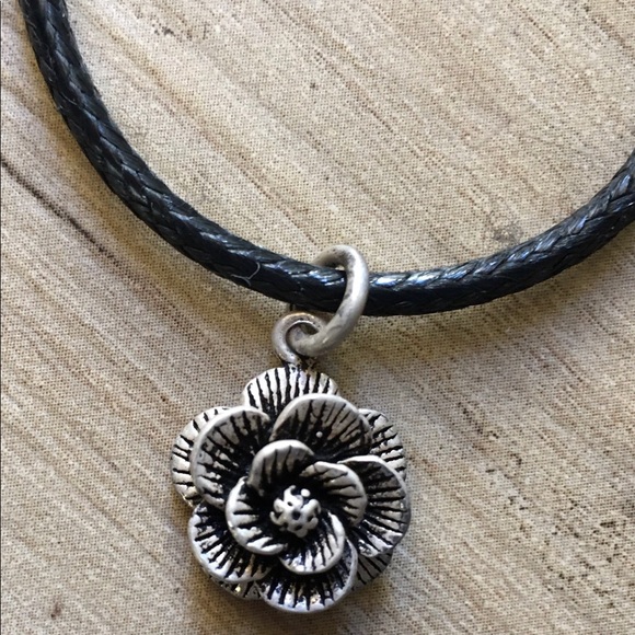 Vintage .925 Sterling Silver Rose Pendant Necklace - Picture 2 of 8